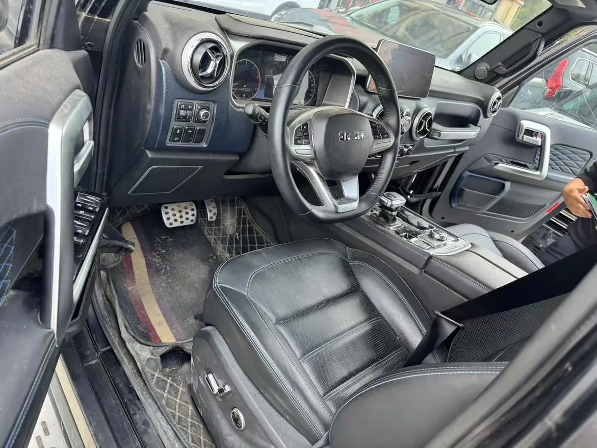 Beijing Beijing off-road BJ40 2.0D automatic four-wheel drive blade Hero version knight type