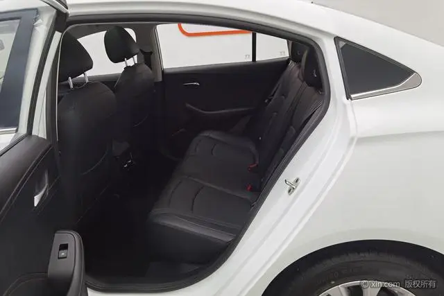 Roewe Roewe i5 1.5L CVT Deluxe Edition