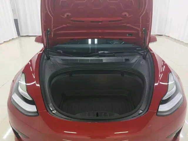 Tesla Model 3 Upgraded version of standard battery life rear drive