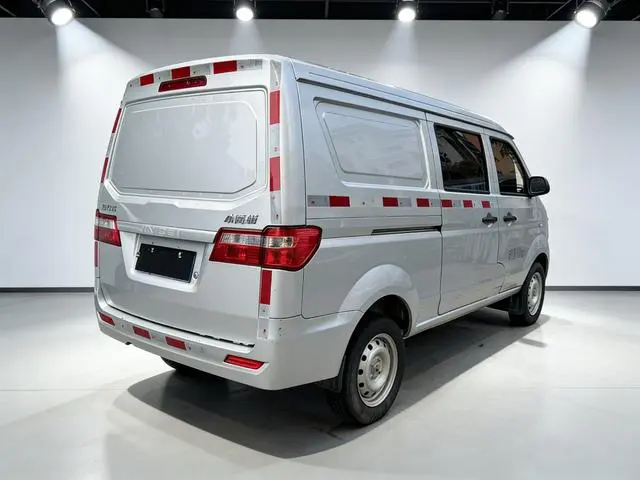 SRM Little Sea Lion X30 1.5L business bus 5/6/7 seat central air conditioning