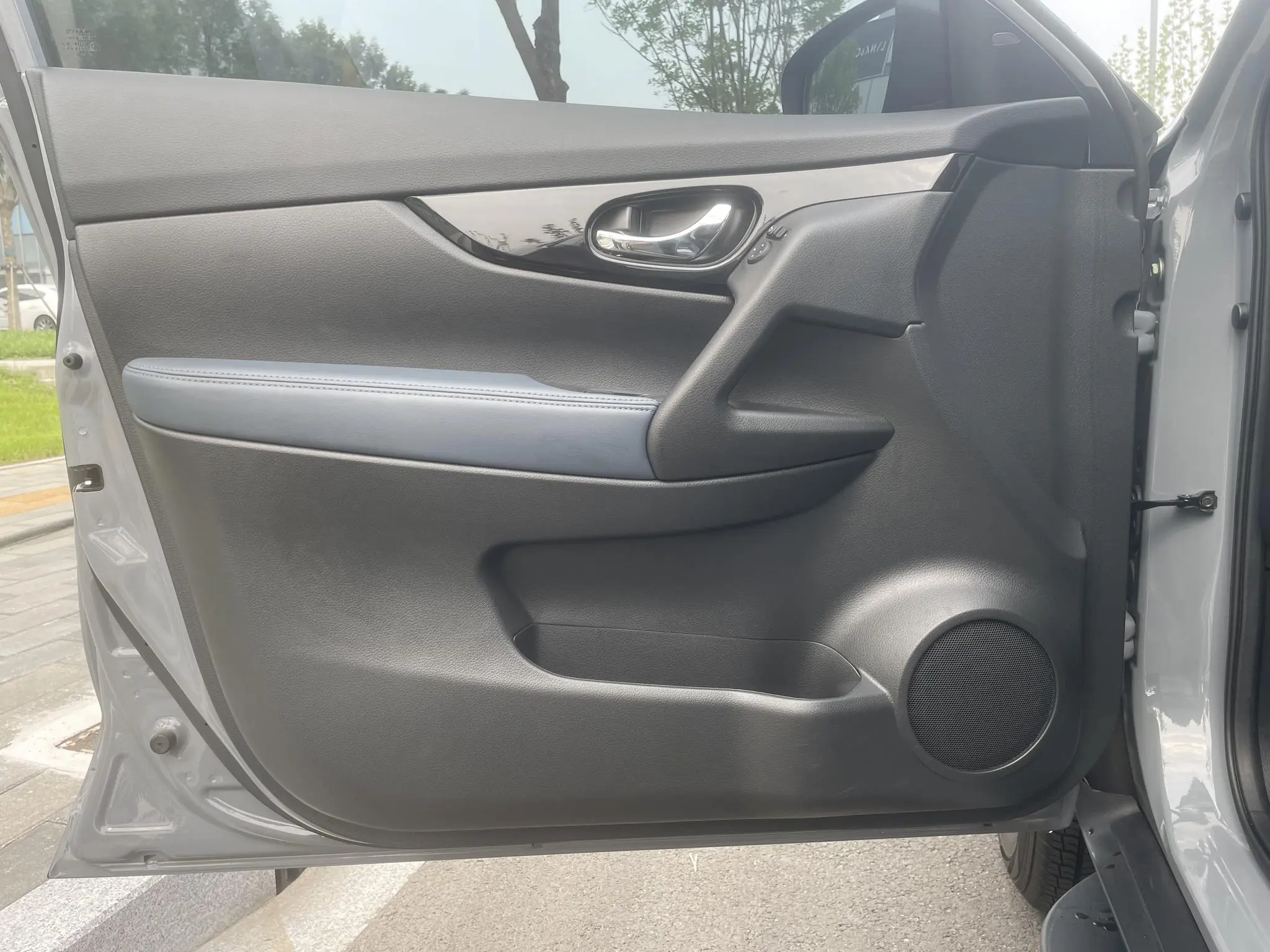 Nissan Qijun Honor 2.0L two-wheel drive leading version
