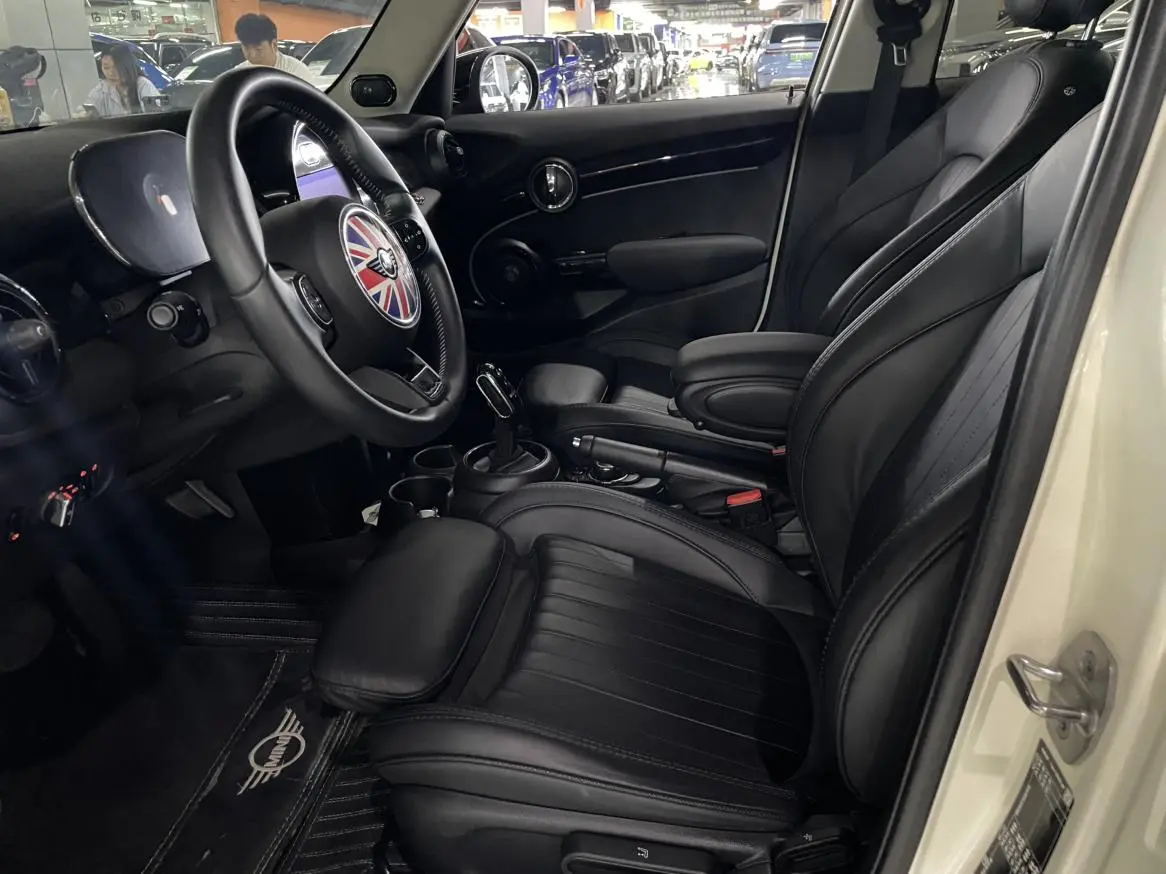 MINI MINI 2.0T COOPERS Artist five-door version