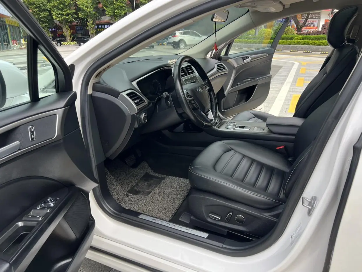 Ford Mondeo EcoBoost 180 Luxury