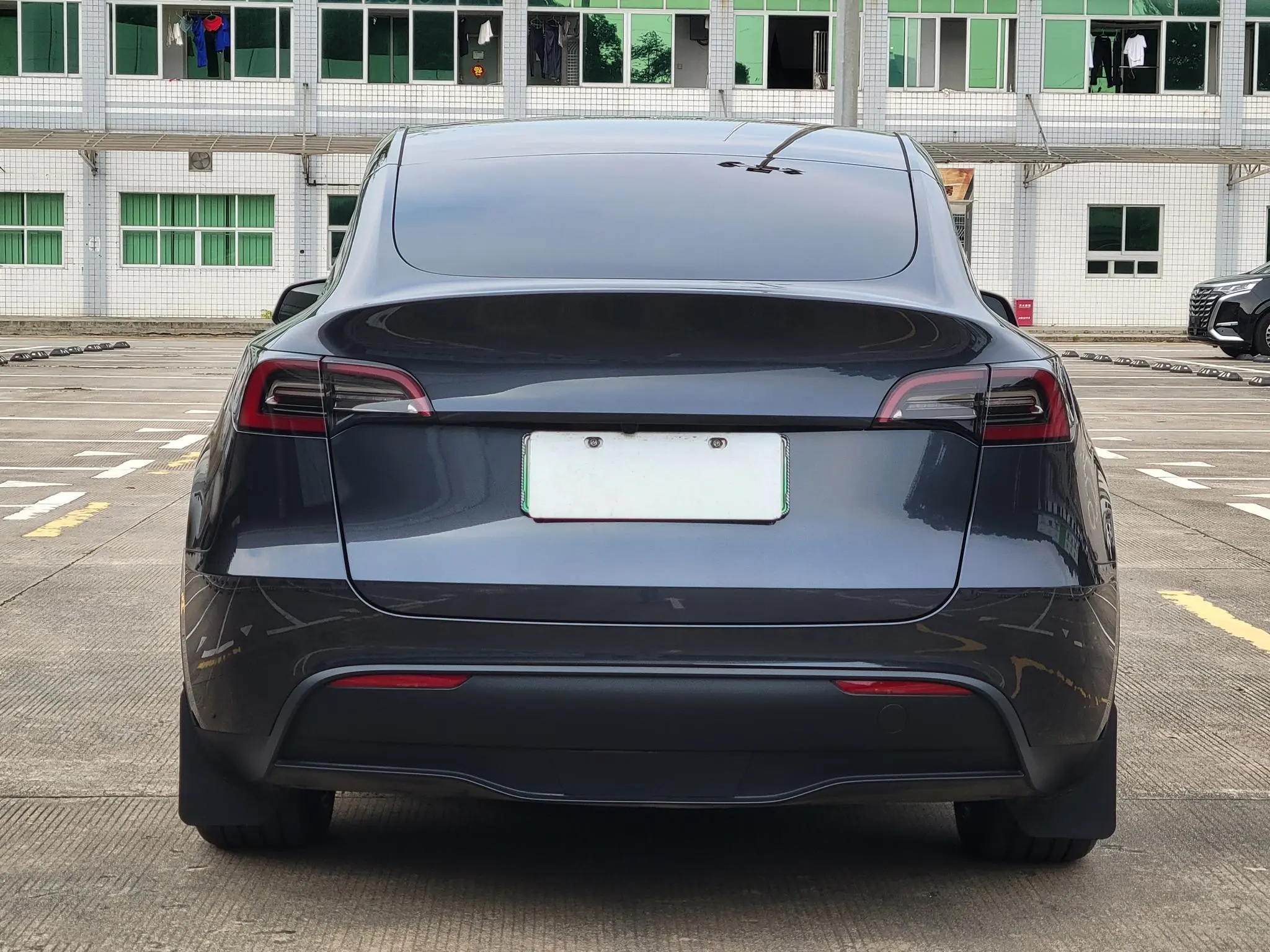 Tesla Model Y Rear-wheel drive version