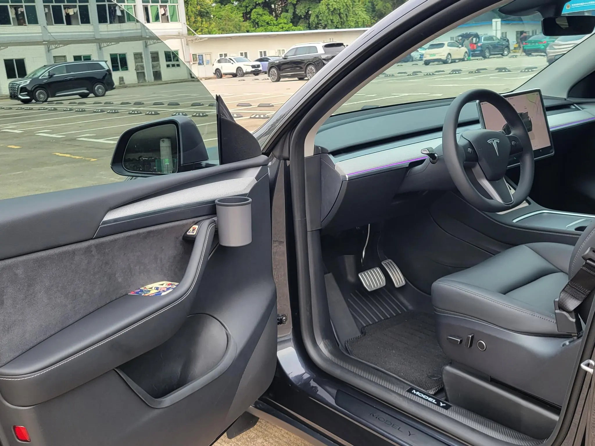 Tesla Model Y Rear-wheel drive version