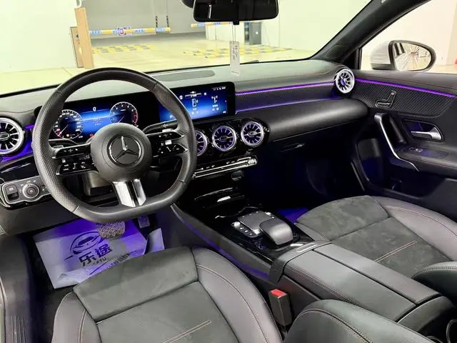 Mercedes-Benz Mercedes-Benz A-class A 200 L sports sedan fashion Version