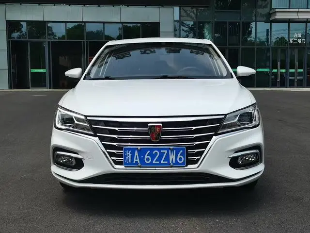 Roewe Roewe i5 1.5L automatic 4G Interconnection Linghao Ultimate Edition