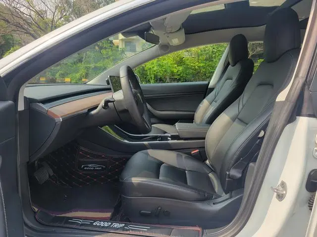 Tesla Model 3 Upgraded version of standard battery life rear drive
