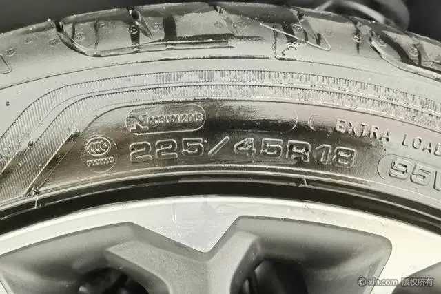 LYNK & CO Lynk 03 1.5TD DCT Jin Pro