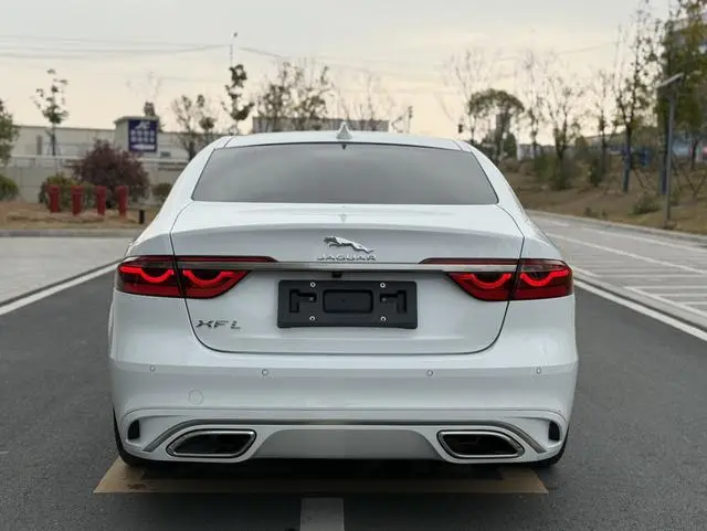 Jaguar Jaguar XFL 2.0T P200 two-wheel drive Elite Deluxe Edition