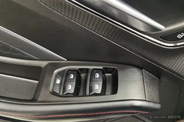 MG MG5 300TGI DCT Green Luxury Luxury Edition
