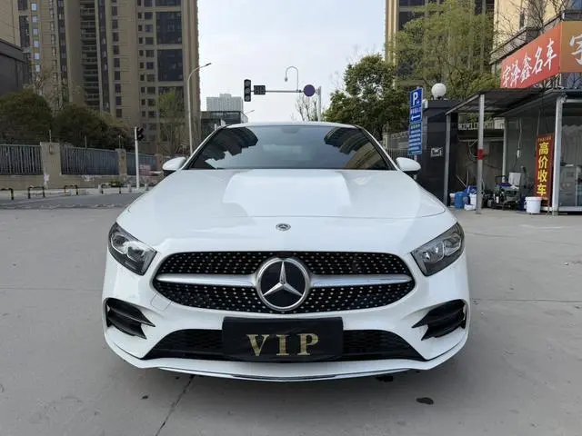 Mercedes-Benz Mercedes-Benz A-class Facelift A 200 L sports sedan fashion version
