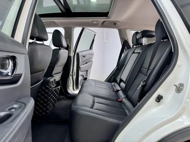 Nissan Qijun 2.0 L XL ITS CVT 2WD Comfort Commemorative Edition