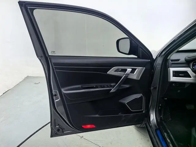 Geely Boyue 1.8TD DCT two-wheel drive intelligent 4G connected version