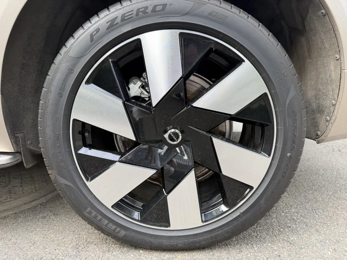 Volvo Volvo XC60 PHEV T8 four-wheel drive long battery life Zhiyuan Deluxe Edition