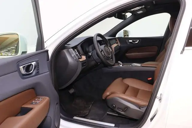 Volvo Volvo XC60 PHEV T8 four-wheel drive long battery life Zhiyuan Deluxe Edition