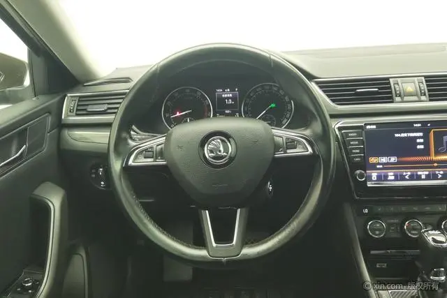 Skoda Speed pie ZI330 DSG Smart Edition