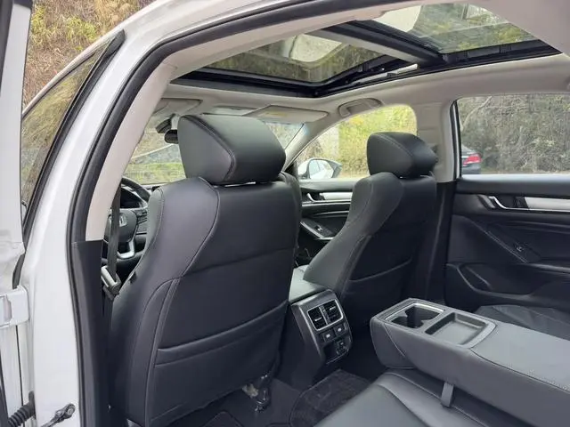 Honda Accord 260TURBO Premium Edition Country V