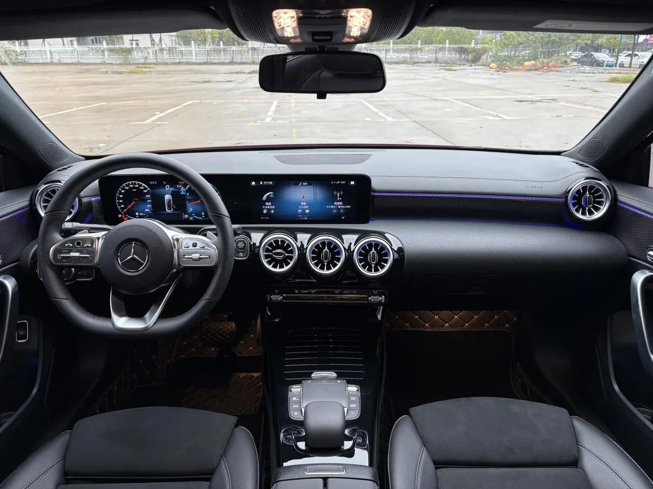 Mercedes-Benz Mercedes-Benz A-class A 200 L sports sedan fashion Version