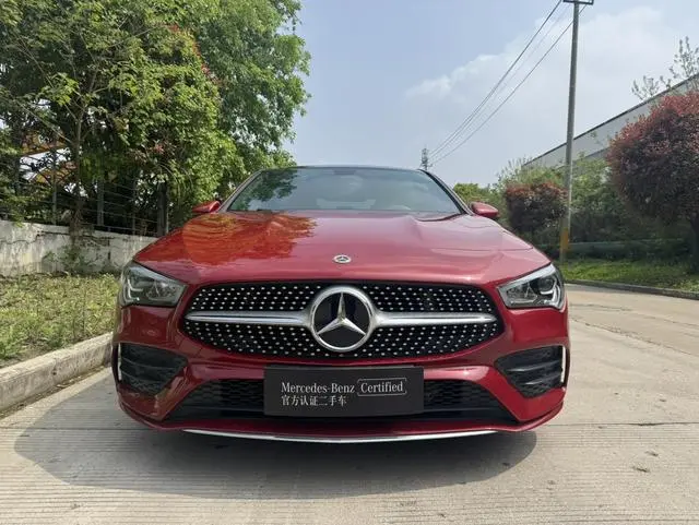 Mercedes-Benz Mercedes-Benz CLA CLA 200 four-door coupe