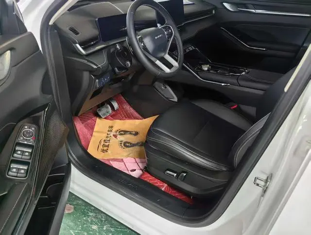 Haval Haval H6 The third generation 1.5 GDIT Automatic Plus version