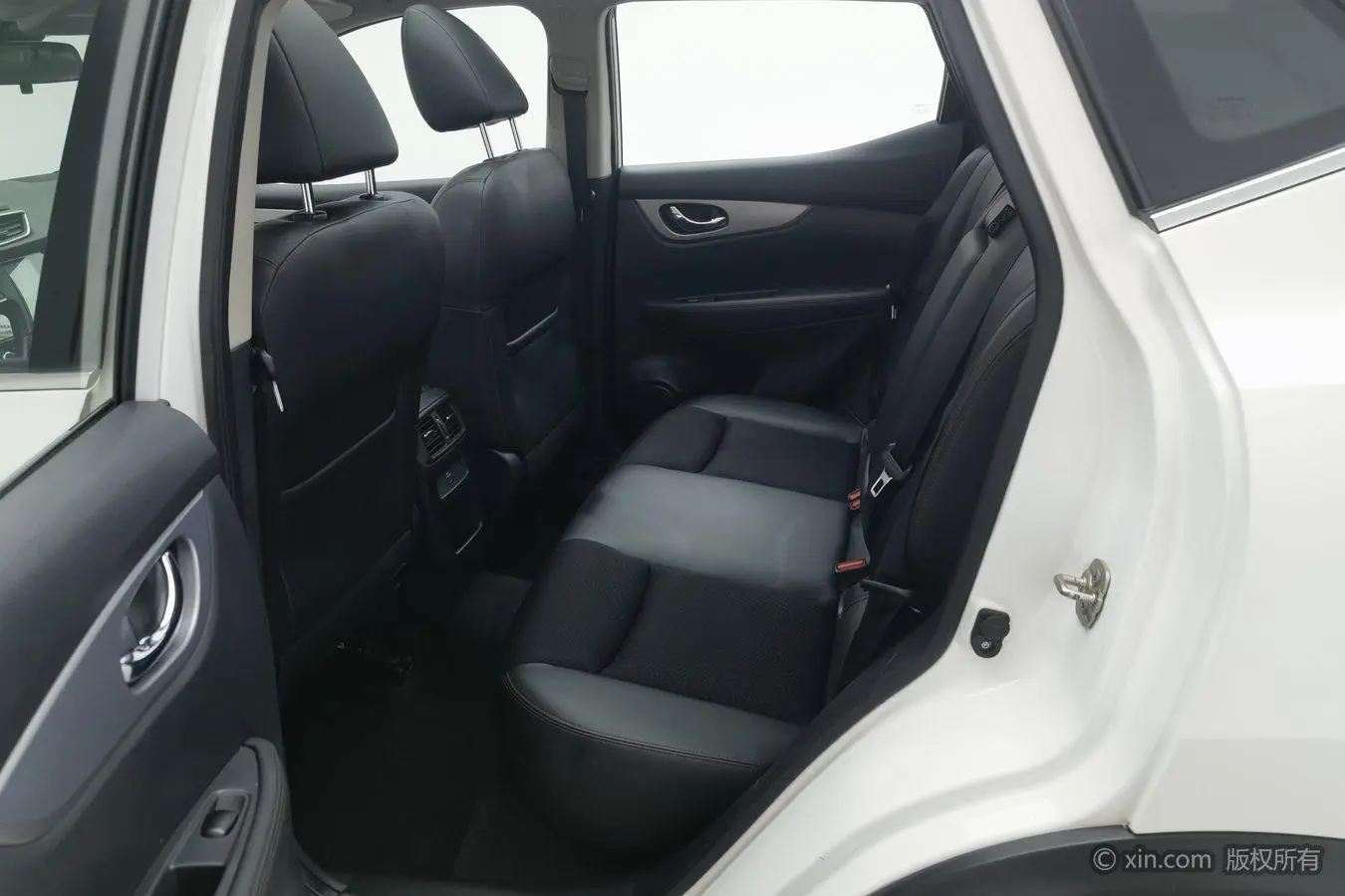 Nissan Qashqai 2.0L CVT Deluxe Edition