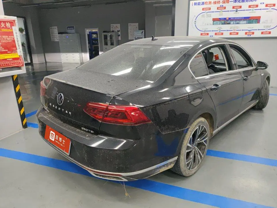 Volkswagen Magotan 330TSI DSG 30th Anniversary Edition