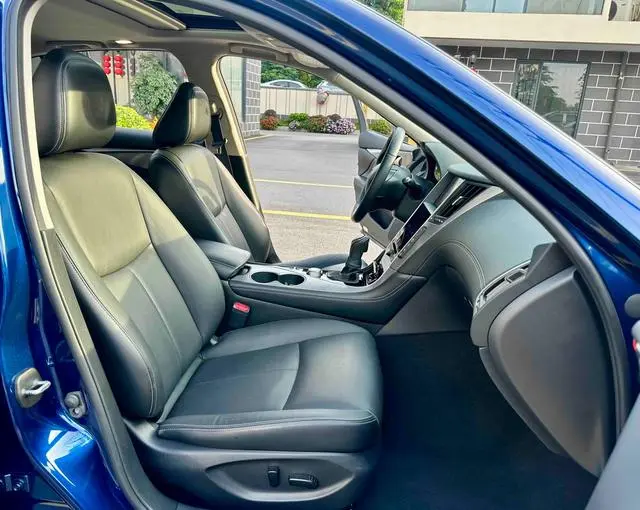 Infiniti Infiniti Q50L 2.0T 30th Anniversary Limited Edition