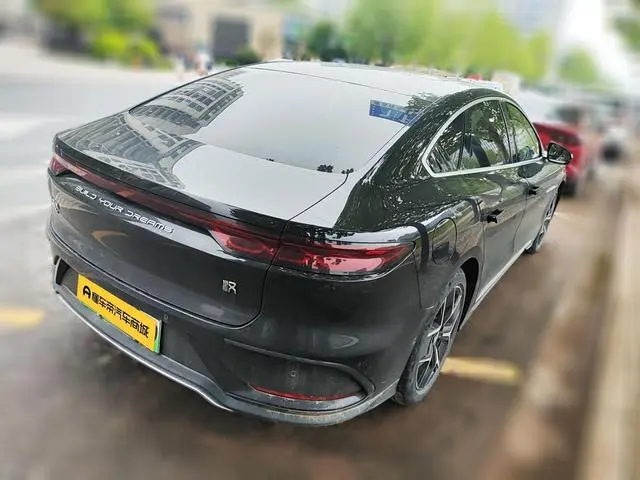 BYD Han DM DM-i 242KM flagship type