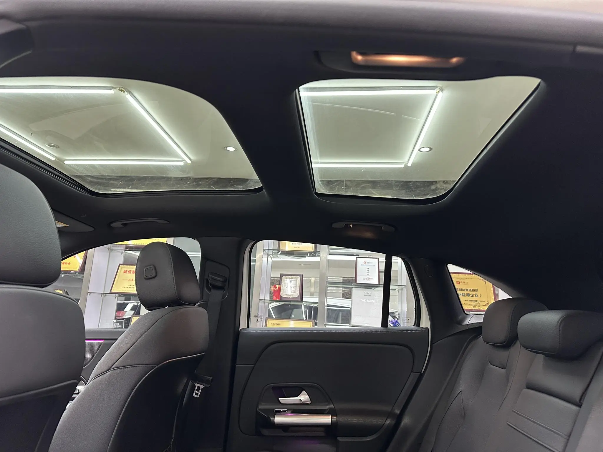 Mercedes-Benz Mercedes-Benz GLA GLA 200