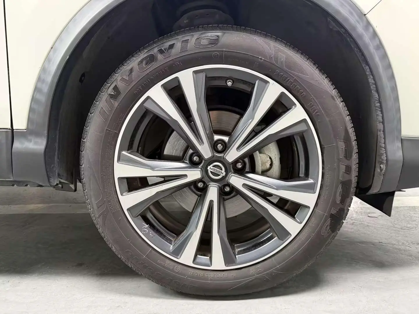 Nissan Qashqai 2.0L CVT Deluxe Edition