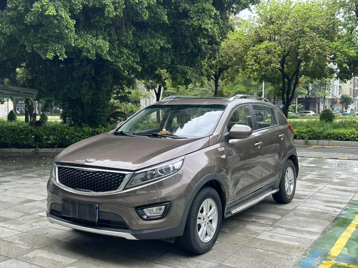 Kia Smart running 2.0L automatic two-wheel drive version Premium