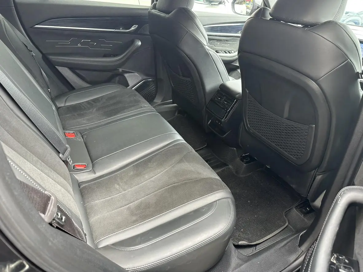 Geely Xingyue L 2.0TD high-power automatic two-wheel drive Skyrim version