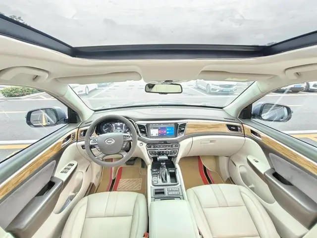 GAC Trumpchi GS8 320T two-wheel drive premium edition 7 seats