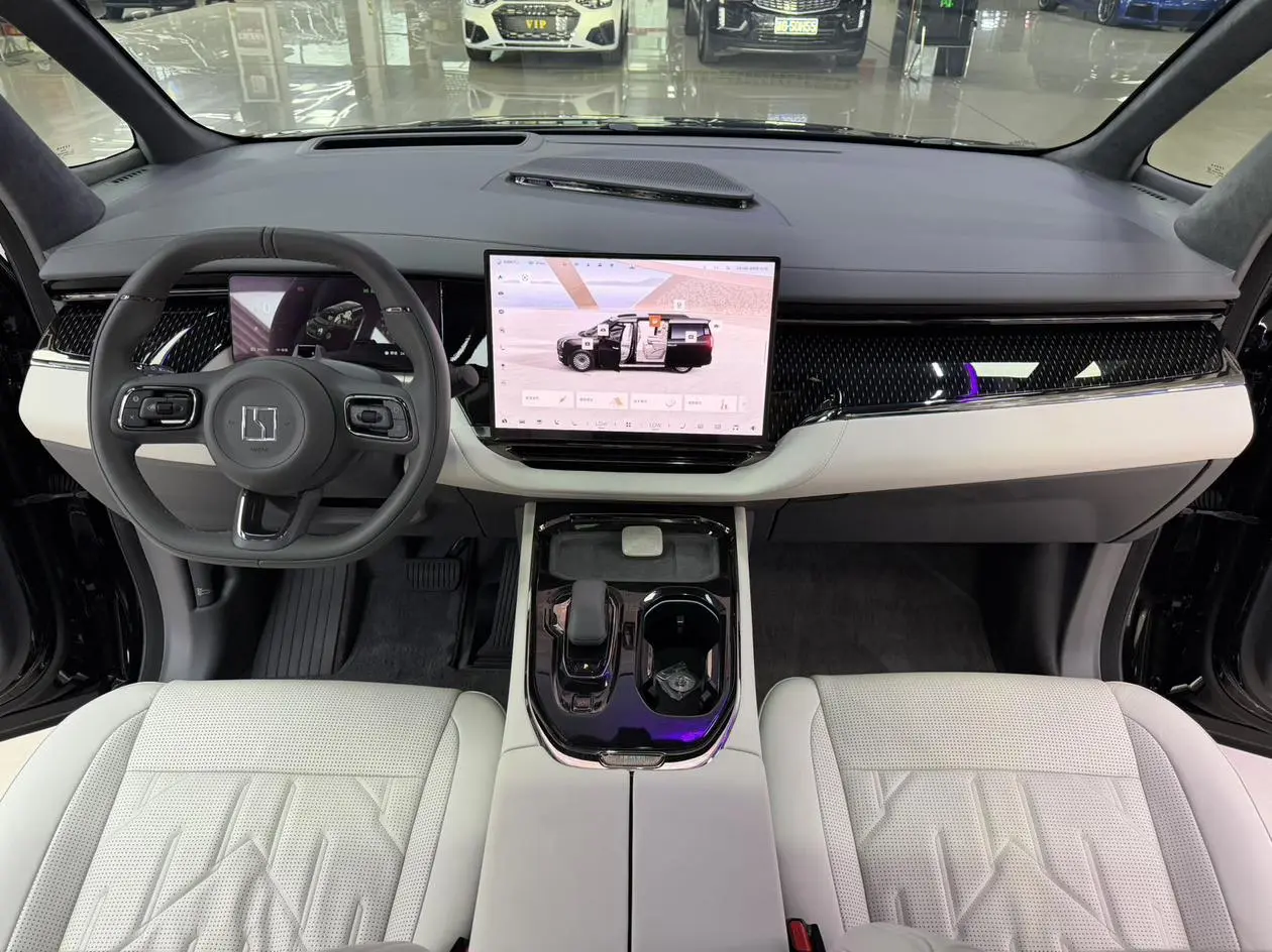 ZEEKR ZEEKR 009 Seven-seater aisle version two-wheel drive 108kWh