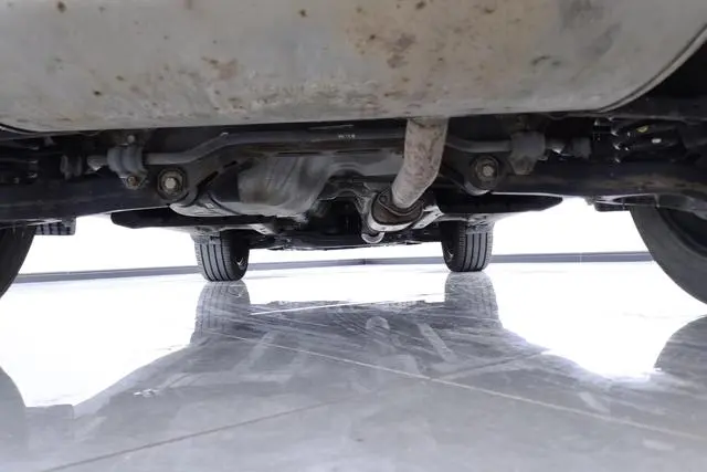 Kia Smart running 2.0L automatic two-wheel drive version DLX