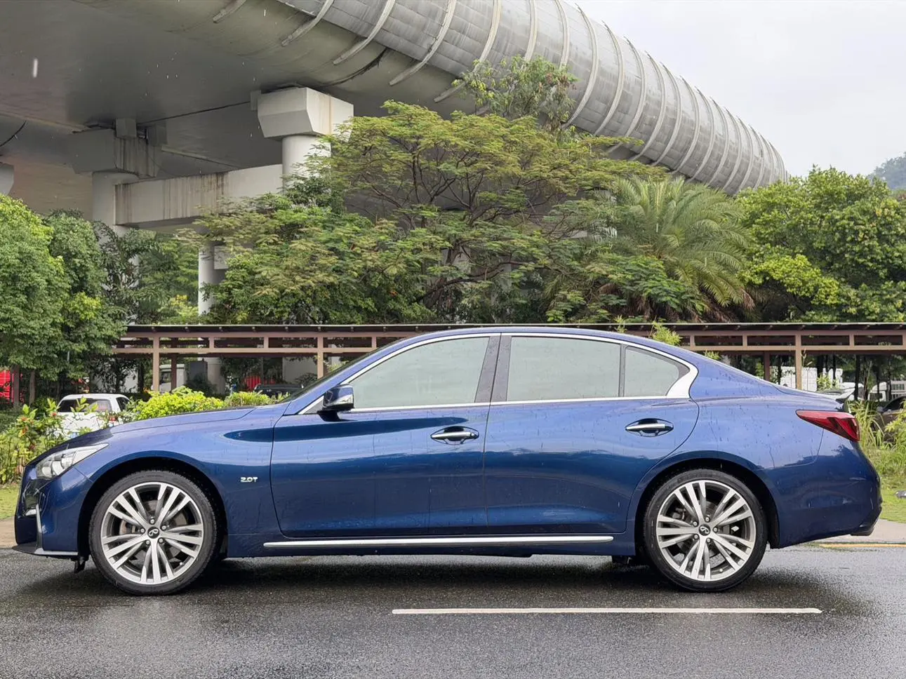 Infiniti Infiniti Q50L 2.0T enjoy the sports version