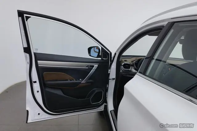 Geely Binyue 260T DCT Ranger Country VI