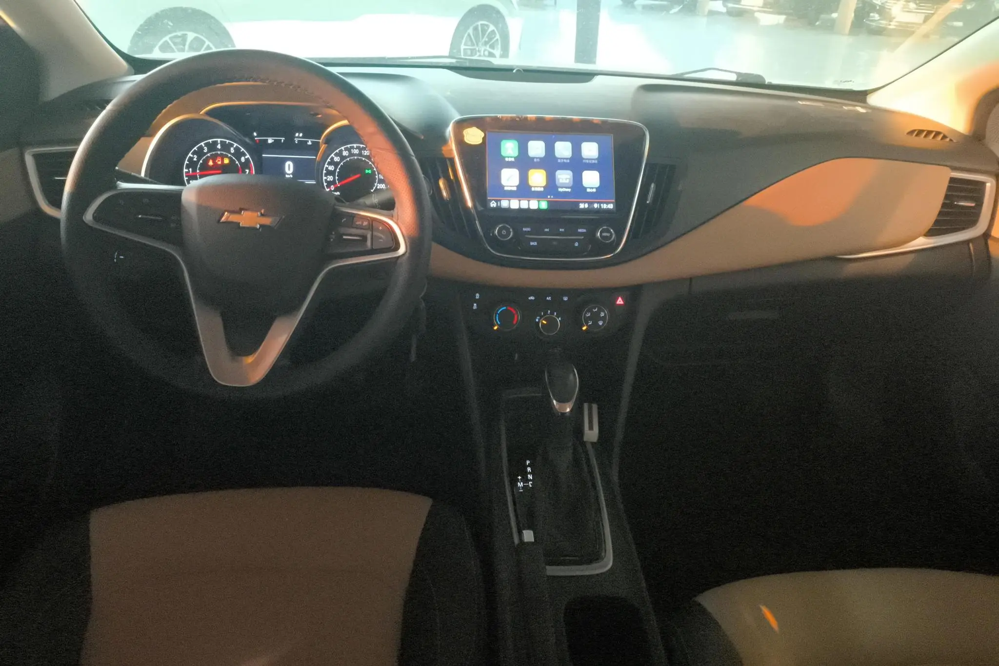 Chevrolet Cruze 320 automatic Enjoy Skylight version