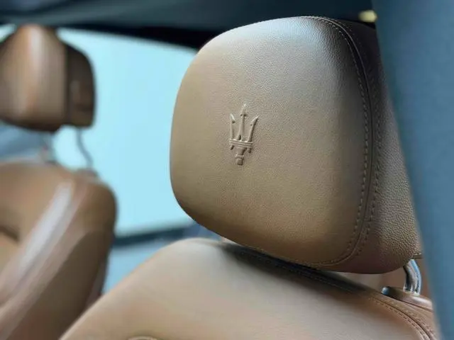 Maserati President 3.0T 350Hp standard version Country V