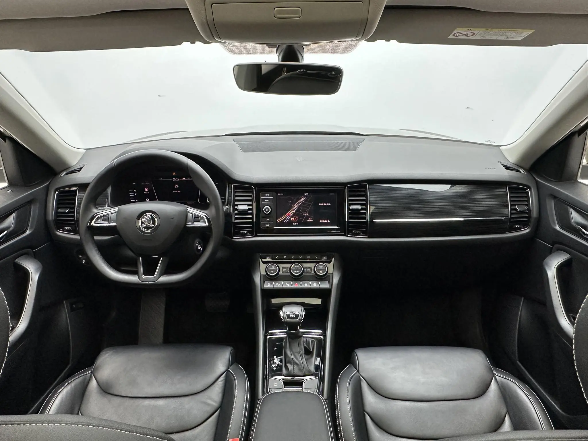 Skoda Kodiak Facelifted ZI330 7-seater two-wheel drive luxury premium edition Country VI