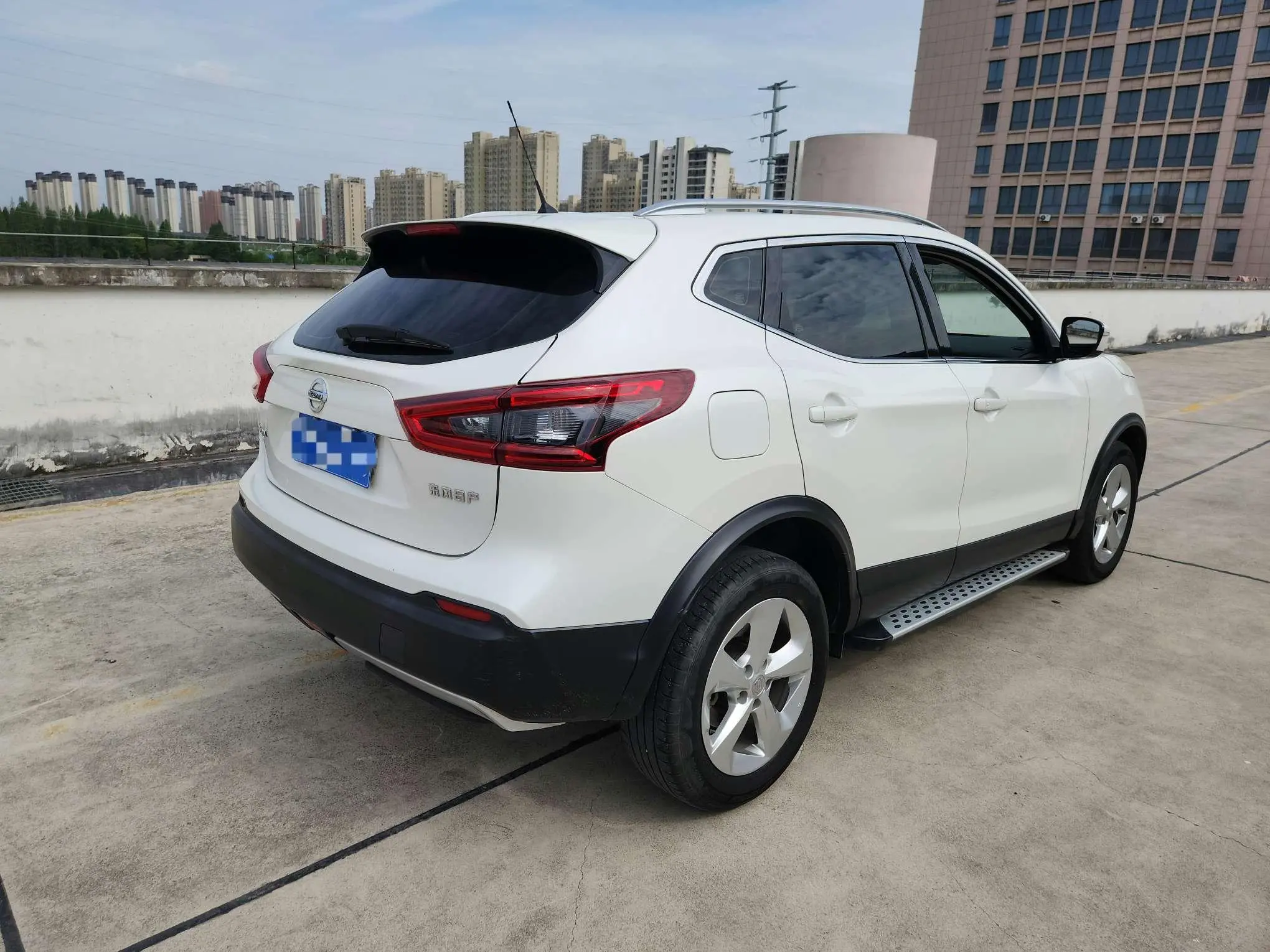 Nissan Qashqai 2.0 L XV Smart Edition