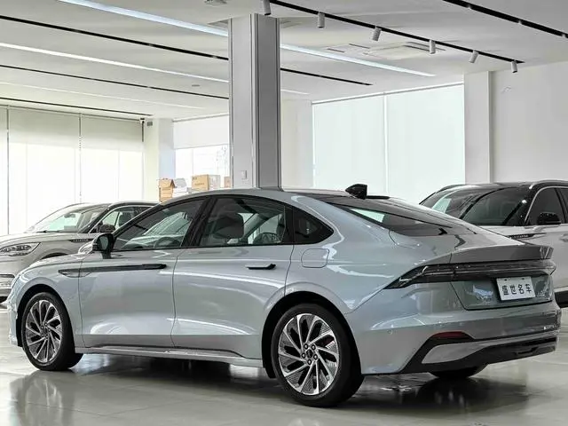 Lincoln Lincoln Z 2.0T two-wheel drive Zunyao hybrid version