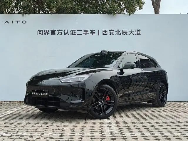 AITO Ask the world M5 Extended range Max RS four-wheel drive high-end smart driving version