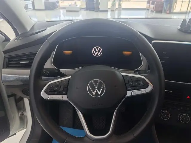 Volkswagen Bora 200TSI DSG Smooth Version