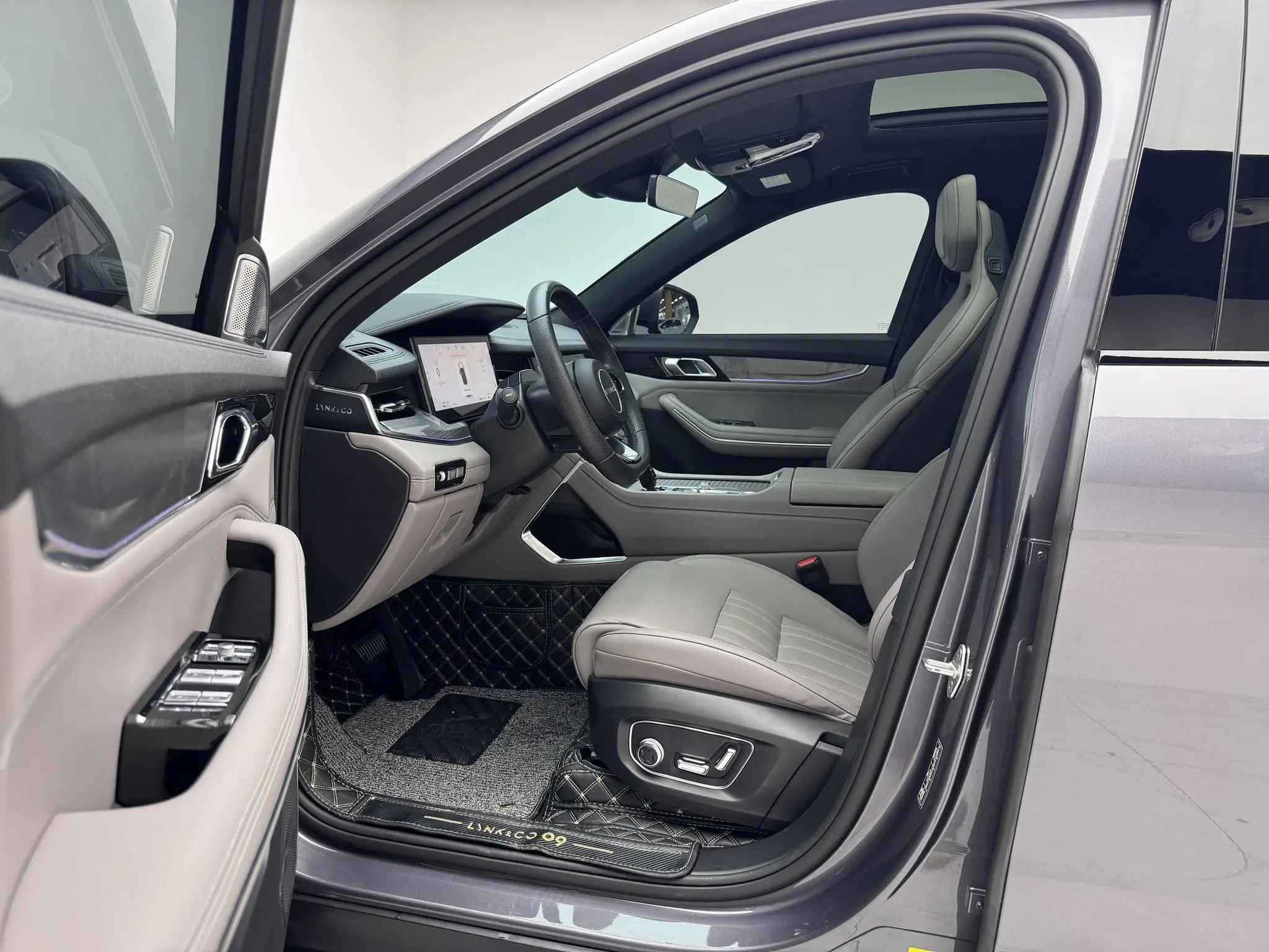 LYNK & CO Lynk &Co. 09 EM-P EM-P 2.0 TD Voyage Edition Six-seater PM