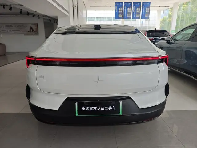 Polestar Polestar 4 Single motor standard battery life PLUS dual star connected version