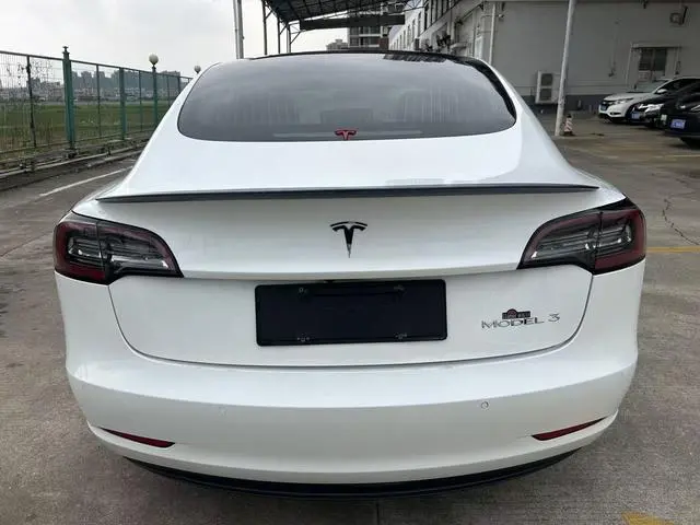 Tesla Model 3 Upgraded version of standard battery life rear drive
