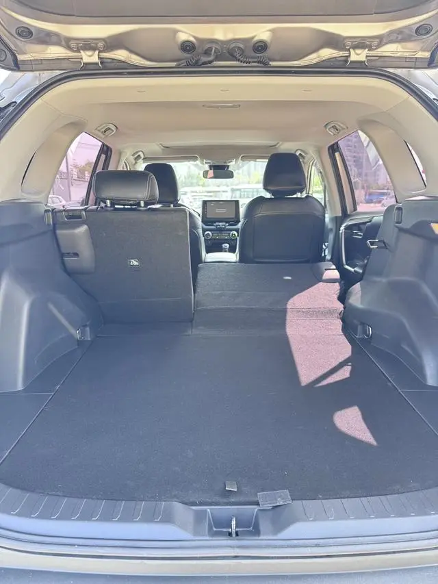 TOYOTA RAV4 Rongfang 2.0L CVT two-wheel drive fashion version