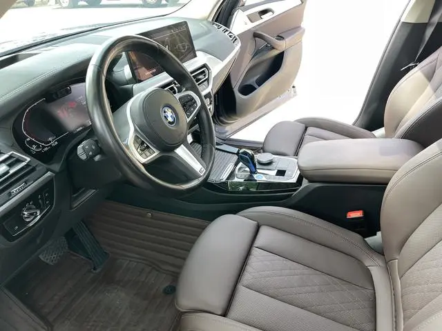 BMW BMW iX3 Creative collar type